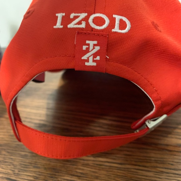 Izod Classic Golf Red Hat with attachable ball marker! - Picture 3 of 8
